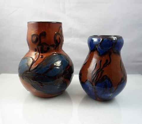 To vaser af Johannes Hansen