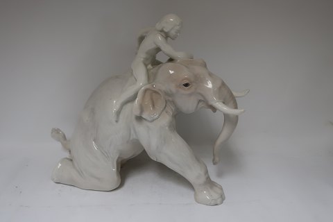 Bing & Grøndahl
Figurine
Mahout with Elephant
# 1858
