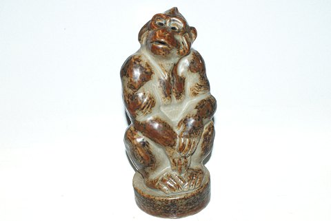 Kongelig Stentøjs Figur, siddende abe
design Knud Kyhn.
