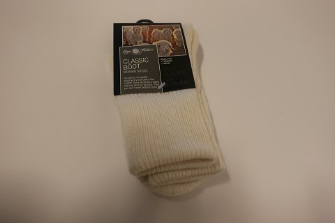 Strømper / Sokker af Mohair og Merino Uld
De lækreste strømper/ sokker med et af de højeste indhold af uld (i alt 80%), 
som kan fås på markedet
40% Mohair (uld)
40% Merino (uld)
20% Polyamid
Den viste model er : Classic Boot (3527)
Den viste farve:
