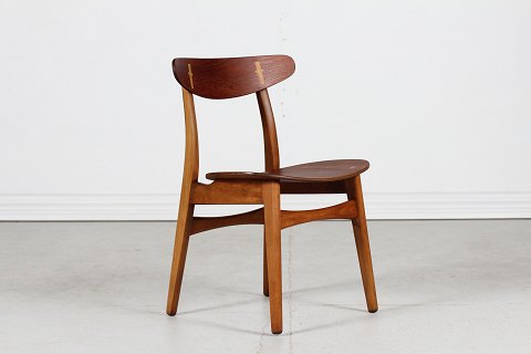 Hans J. Wegner
Rare CH 30 chair
made of beech and teak