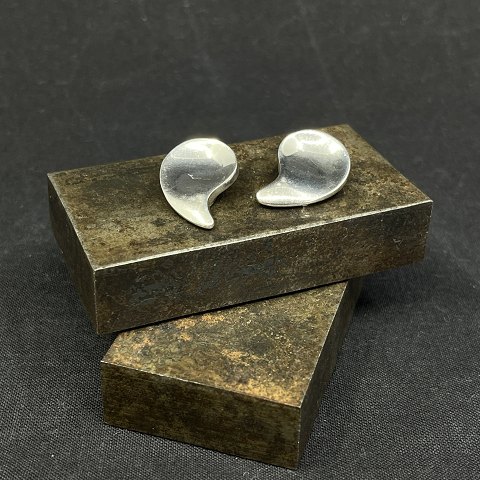 A pair of Nanna Ditzel ear clips from A. Michelsen