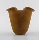 Arne Bang keramik vase. 
Stemplet AB 33.