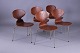 Roxy Klassik præsenterer: Arne Jacobsen / Fritz Hansen.5 Myrestole.Model: 3100.Teak, grålakeret ...