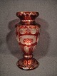 Böhmiske krystal vase slebne rødt overfang.Fra 1800 tallets slutning.kontakt for pris.