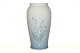 Bing & Grøndahl Convalla Vase med Hvide LiljerDek. nr. 157 - 682 Højde 21,5 ...