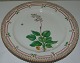 Royal Copenhagen Gammel Flora Danica Frokosttallerken #3550. Måler 22,5cm og er i perfekt stand. ...