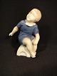 figur.Dreng på skammel.Bing & Grøndahl B&G nr. 2258 1. sortering.kontakt for pris