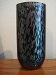 Royal Brierley vase, Studio Range,cylinderform iridiscerende blå,(Peacock Blue) signeret i bund. ...