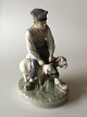 Royal Copenhagen Figur Dreng med 2 får #627. Designet af Christian Thomsen. Måler 19cm x 11cm, ...