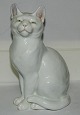 Figur af kat i porcelæn fra den tyske porcelænsfabrik Heubach. Fremstår i perfekt stand. ...