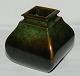 Tung Art Deco vase i bronce af Ib Just Andersen (1884-1943). Fremstår i god stand uden skader. ...