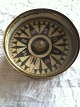 Lille kompas i messing dåse med låg - diameter:8,8 cm - højde: 3cm