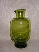 Holmegaard vase fra 1960, designet af Per Lütken (1916-1998).Maj-grøn vase med ballonformet ...