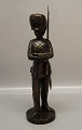 Kgl. Livgarder, Garder. Usigneret. Figur af patineret bronze. H. 42. Efter model af Carl Theodor ...