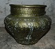 Blomsterkrukke i kobber fra mellemøsten fra ca. 1900. Dekoreret me ægyptiske dekorationer. I god ...