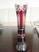 Krystal Vase i rød farve - højde 23 cm