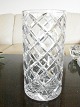Krystal Vase  - mål:  23 cm x 12 cm - perfekt stand