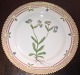Royal Copenhagen Flora Danica Salat Tallerken #20/3573. Måler 19,5cm og er i perfekt stand. ...