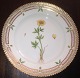 Royal Copenhagen Flora Danica Salat Tallerken #20/3573. Måler 19,5cm og er i perfekt stand. ...