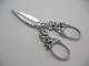 Vindruesaks med vindrueklaser. Længde ca. 12,8 cm. Vare nr. 178508.