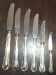 Herregård knive fra Cohr i Sølv. I god stand.På lager:12 x Knive 22,7cm 450kr stk1 x ...