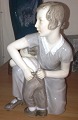 Royal Copenhagen Figur Mor med Barn #3019. Måler 17,5cm og er i god stand.