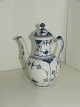Royal Copenhagen halvblonde musselmalet 1/519 før 1922har 2 små gnitter i fod. Blue Fluted ...
