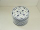 Royal Copenhagen halvblonde musselmaletDesserttallerkner ca 14 cm 1/576 kr. 130 pr stk og ca ...