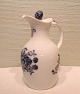 Blå Blomst flettet Royal Copenhagen porcelæn spisestel. Kongelig porcelæn.Eddikeflakon eller ...