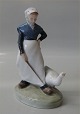 Kgl. figur fra Royal Copenhagen 0528 Lille gåsepige 19 cm Chr Thomsen 1903 I hel og fin stand