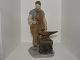 Stor Bing & Grøndahl Figur, Smed.Dekorationsnummer 2225.2. sortering.Højde 29,5 ...