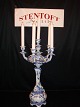 Stentoft Antik præsenterer: Musselmalet Helblond Kandelaber kgl nr. 1006 kandelaber af Porcelæn Højde: 56 ...