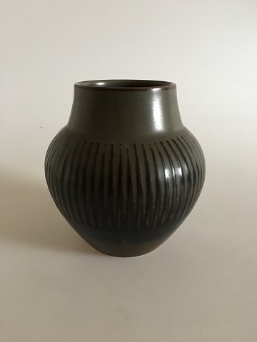 Bing og Grøndahl Stentøjs Vase af Valdemar Petersen No 779