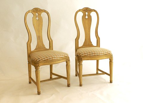 Ein Paar Stühle, Gustavianisch.
