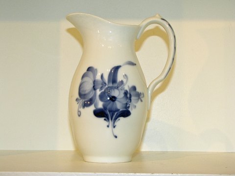 Blue Flower Braided
Large milk pitcher