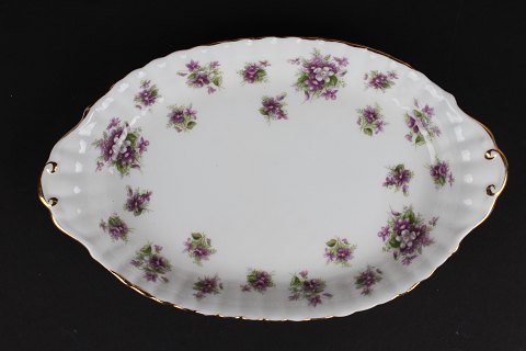 Royal Albert
Sweet Violet
Smal dish
L 22 cm 
Kr. 100,-