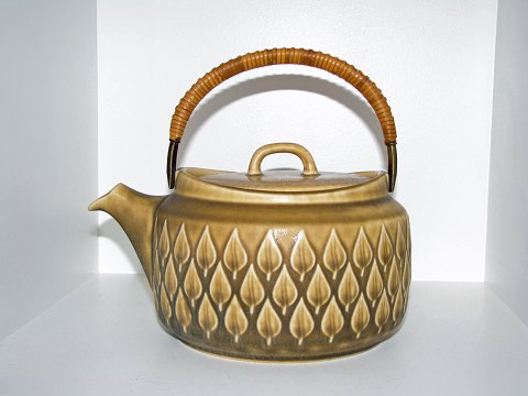Relief
Small tea pot
