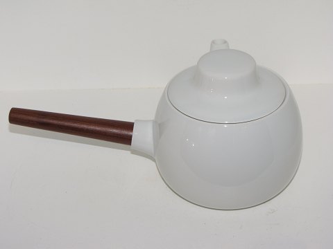 White Koppel
Rare teapot with wooden handle