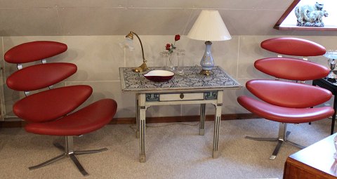 A pair of  easy chairs, model EJ 5 Corona designed by Poul M . Volther in the 
color Indian red, in good condition 5000 m2 showroom