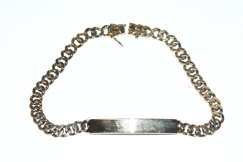 Curb bracelet with name plate Gold, 14 Karat
