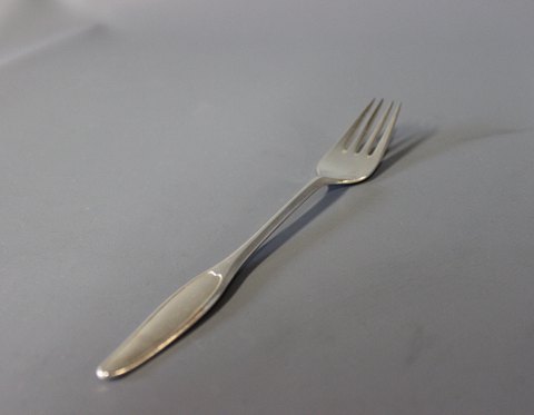 Dinner fork in "Kongelys", silver plate.
5000m2 showroom.