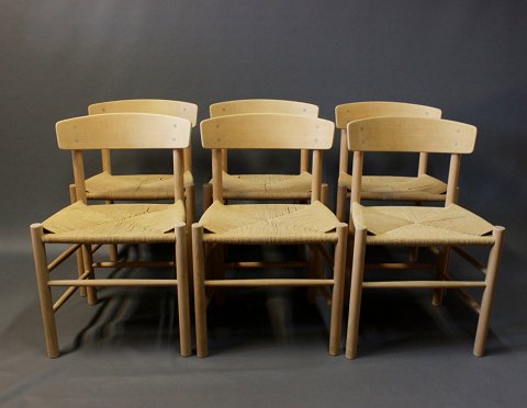 6 FDB chairs, model J39, designed by Børge Mogensen in 1944.
5000m2 showroom.