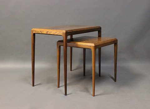 A set of nesting tables in rosewood by Johannes Andersen and CFC Silkeborg from 
the 1960s.
5000m2 showroom.