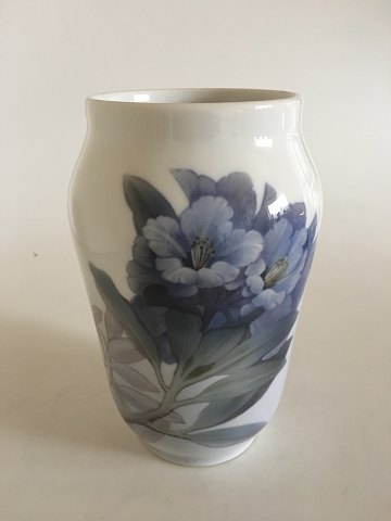 Royal Copenhagen Art Nouveau Vase No 845/1217 Med Blå Blomstermotiv