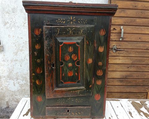 Older Almue cabinet with flower decoration
*DKK 1250