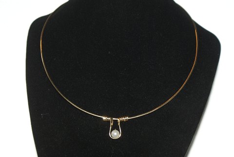 Elegant Necklace With Pearl 14 Carat Gold