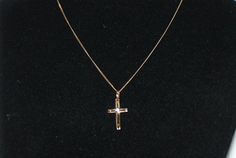 Panzer Necklace with Cross Pendant, gold
