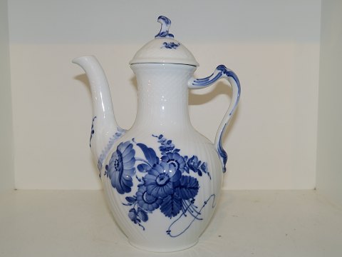 Blue Flower Curved
Small coffee pot