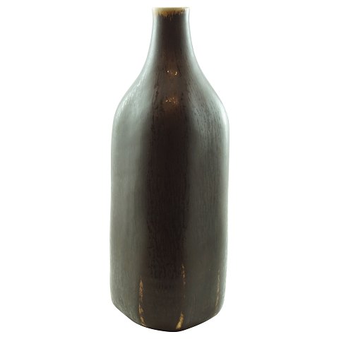 Saxbo; A brown stoneware vase